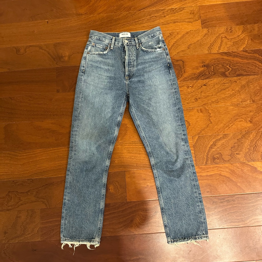 NWOT Agolde Riley Crop in Frequency 
Size 24
Brand new but tags off